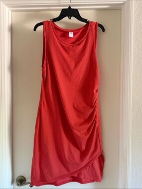 Melrose and Market Coral Sleeveless Midi Dress with Side Ruching